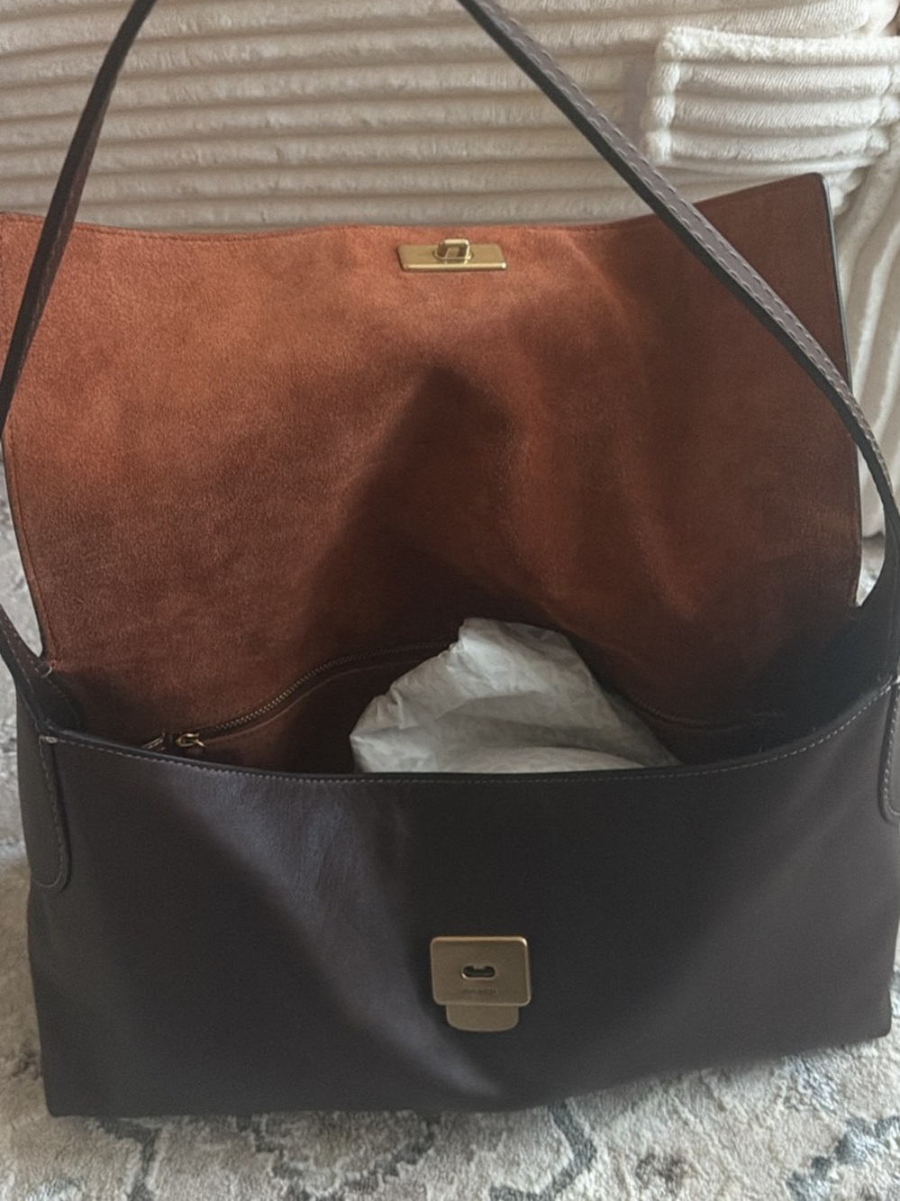 Coach Dark Brown Leather Shoulder Bag with Gold Logo - Picture 5 of 6